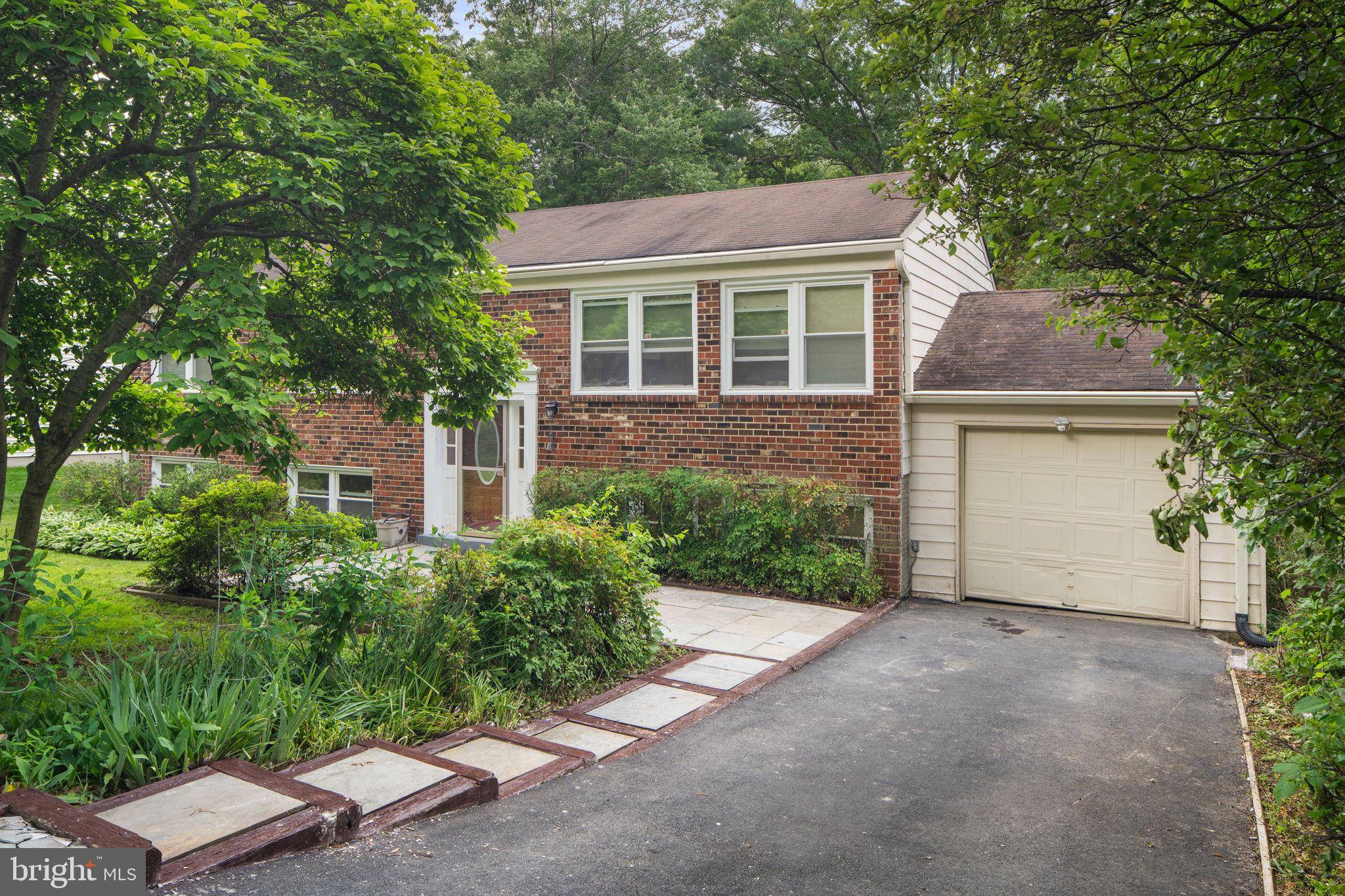 Reston, VA 20191,1806 CRANBERRY LN