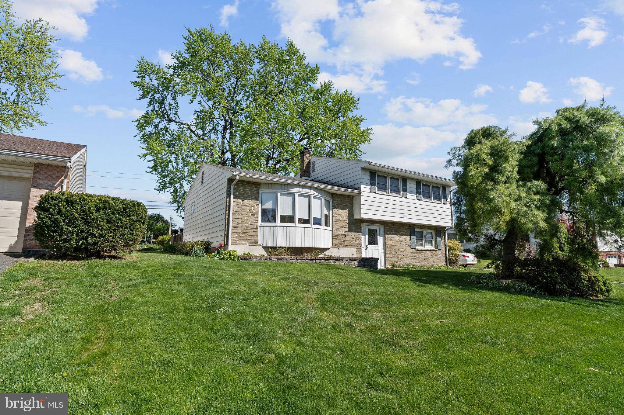 Bethlehem, PA 18020,2812 SUNSET DR