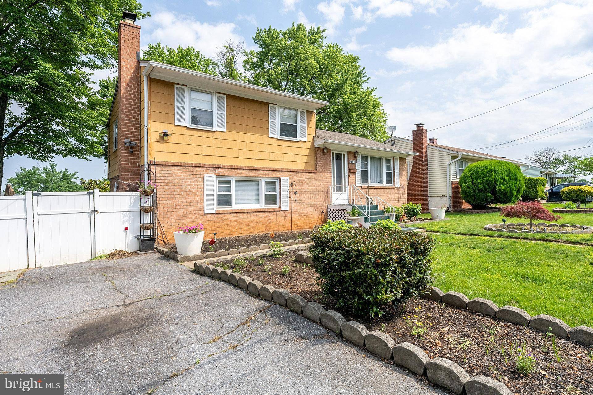 Lanham, MD 20706,7202 GOOD LUCK RD