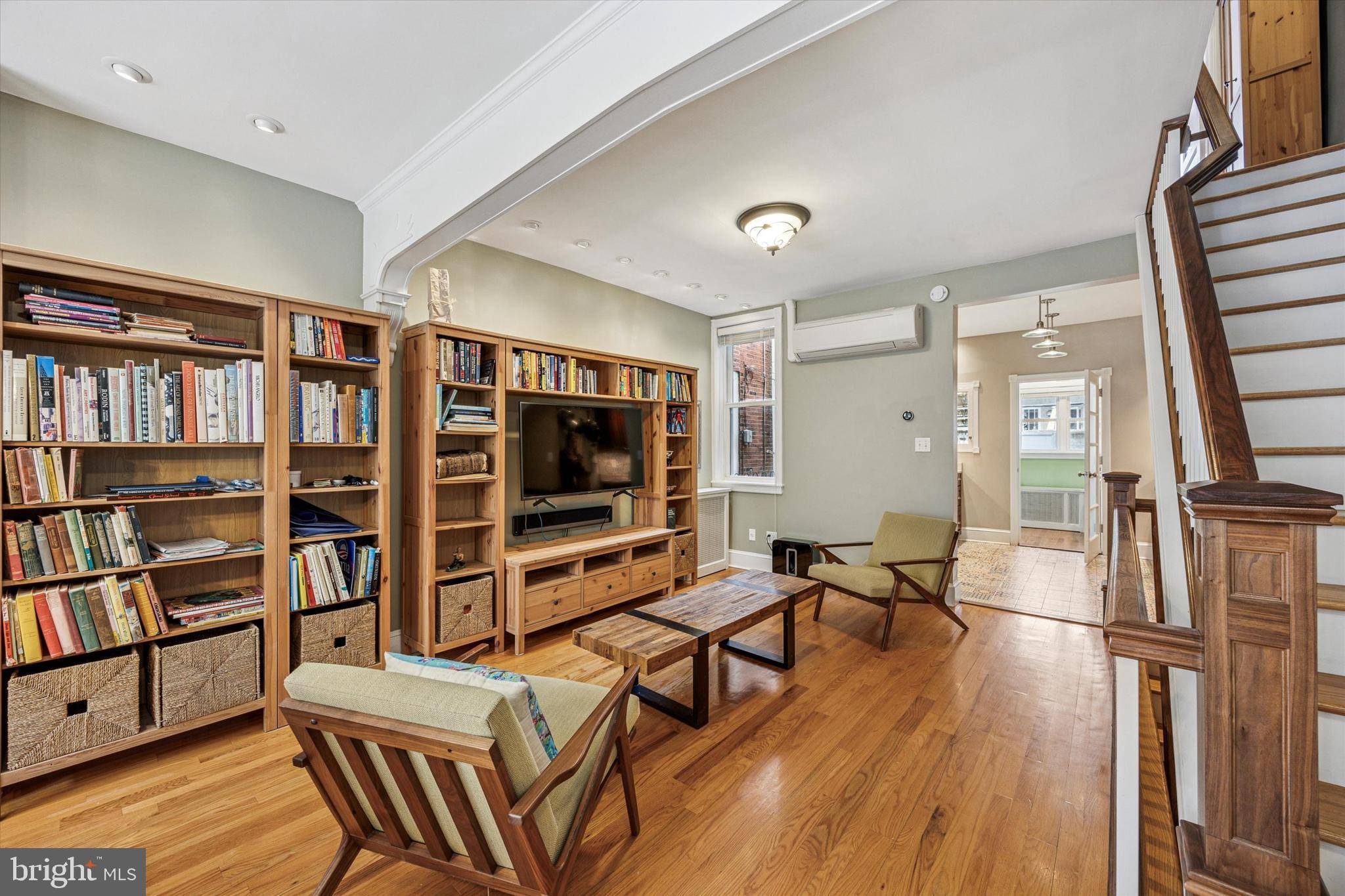 Philadelphia, PA 19148,2410 S CAMAC ST