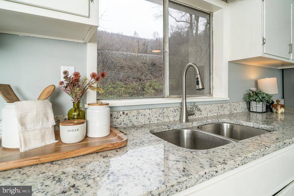 Charlottesville, VA 22903,1121 MONACAN TRAIL RD