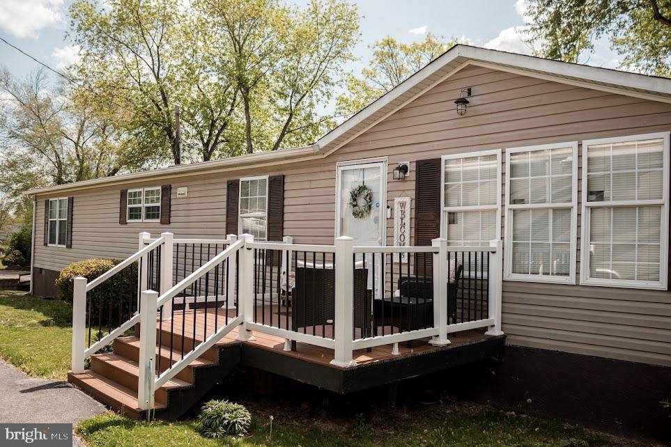 Martinsburg, WV 25404,406 JENNY WREN DR
