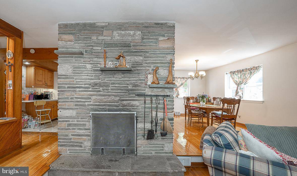 Berwyn, PA 19312,446 IRISH RD