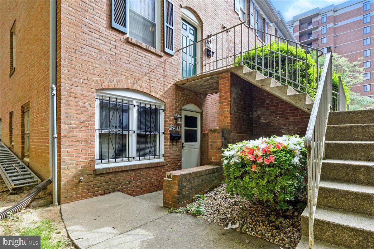 Arlington, VA 22201,1208 WAYNE ST #A