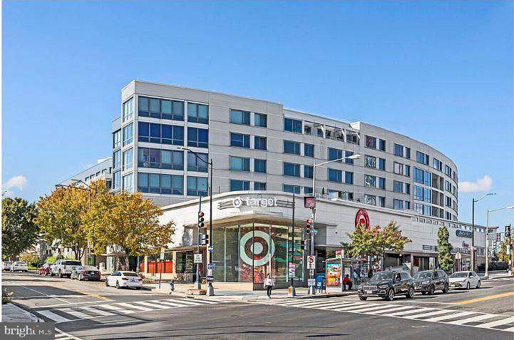 Washington, DC 20016,4101 ALBEMARLE ST NW #306