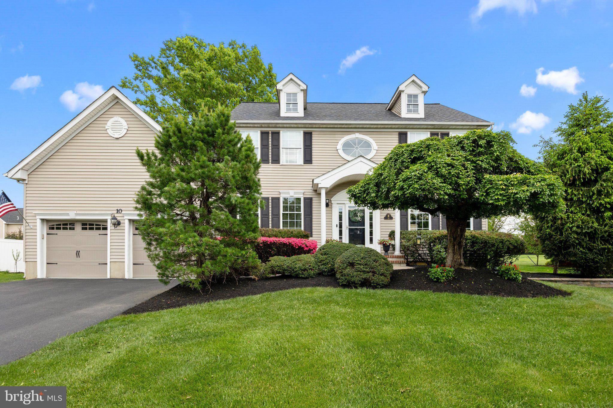 East Windsor, NJ 08520,10 CARRIAGE CT