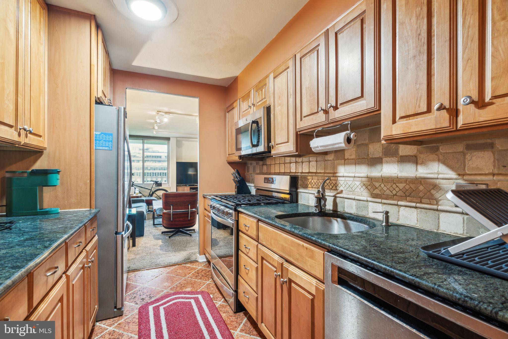 Philadelphia, PA 19106,604-36 S WASHINGTON SQ #1408