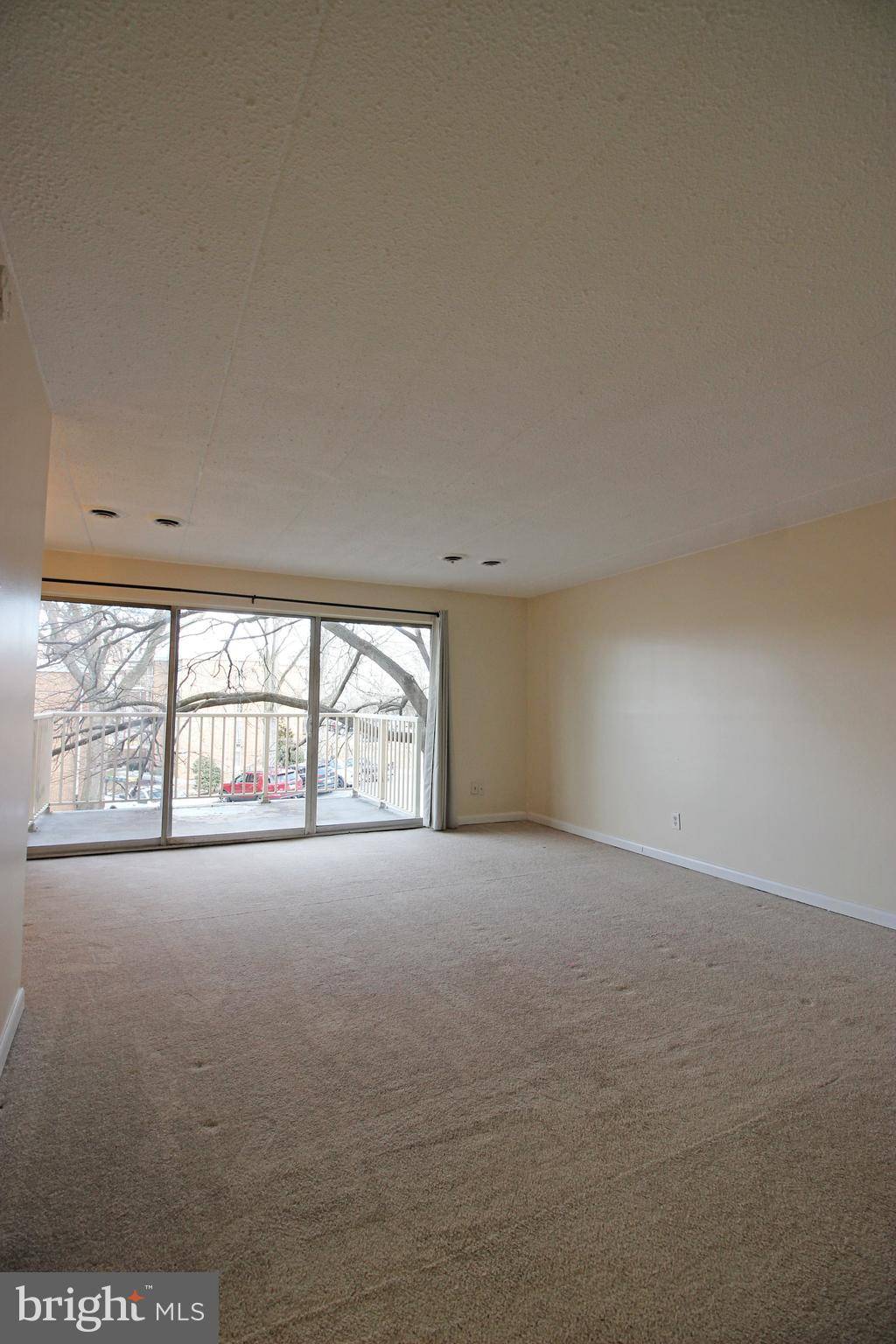 Alexandria, VA 22303,2632 FT FARNSWORTH RD #1B