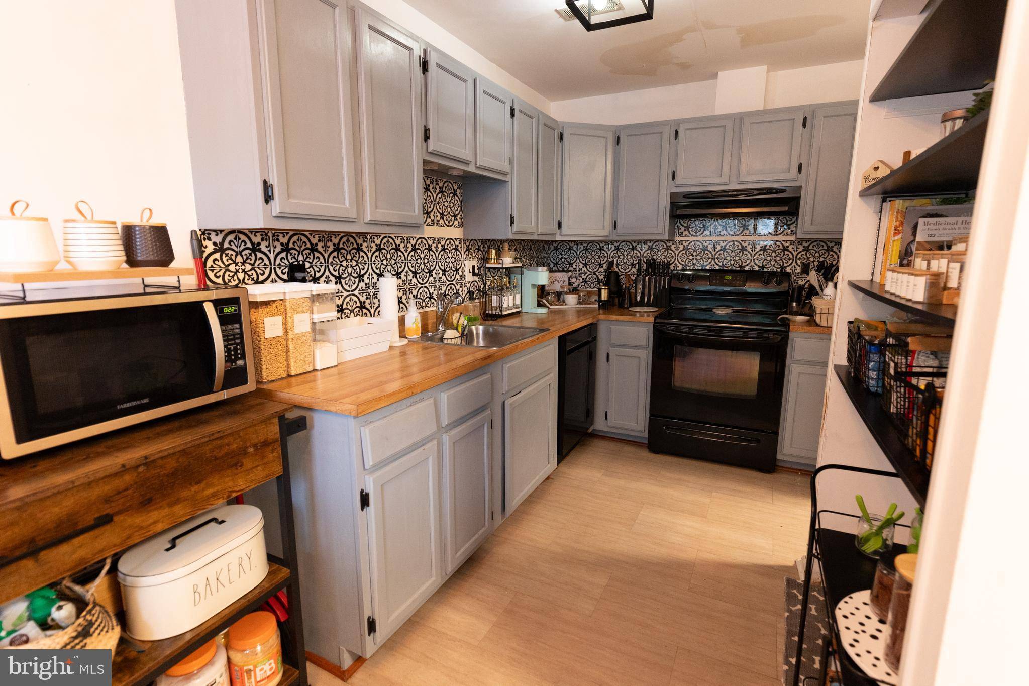 Westampton, NJ 08060,4 COUNTRY LN