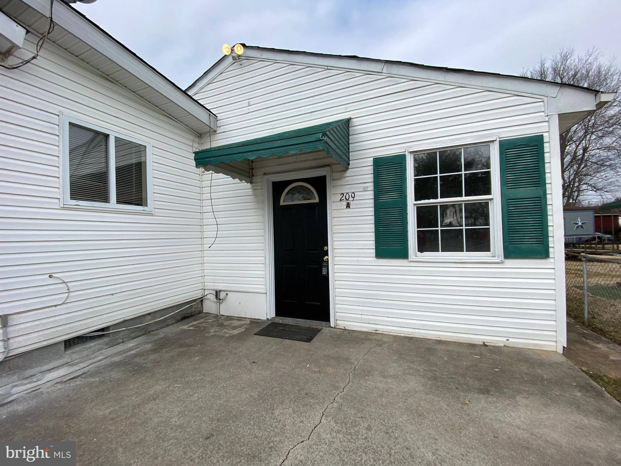 Fredericksburg, VA 22408,209 HAMILTON ST #A
