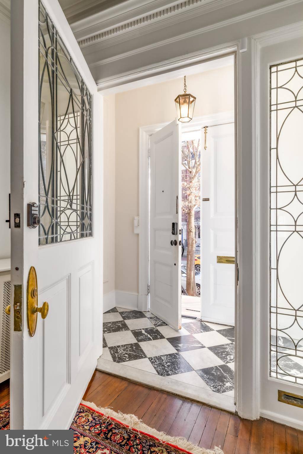 Washington, DC 20008,2137 R ST NW