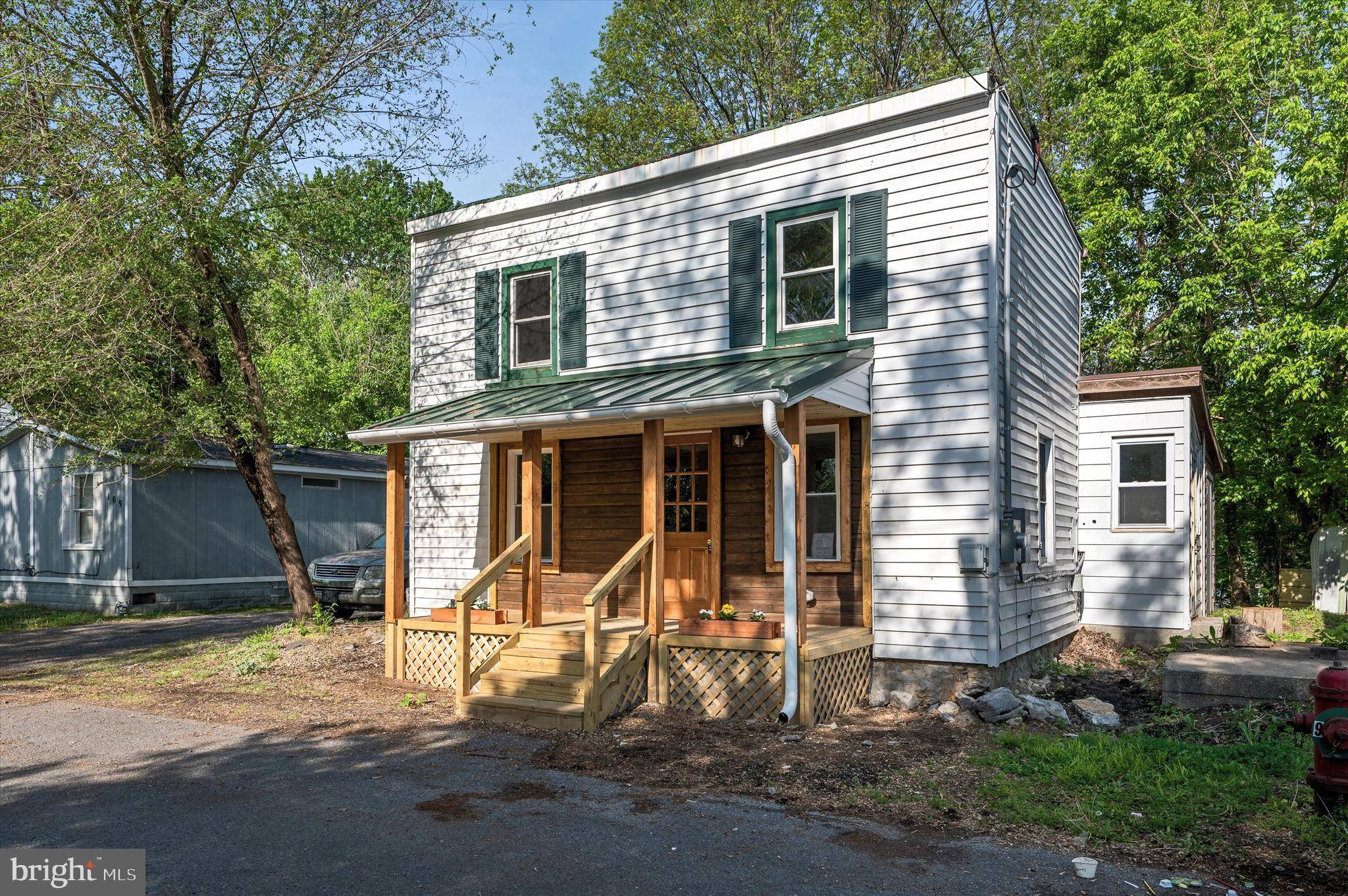 Shepherdstown, WV 25443,111 RAY ST