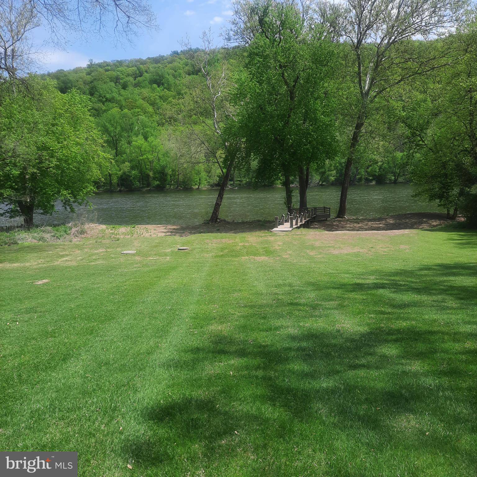 Point Pleasant, PA 18950,38 BRIDGE ONE LN
