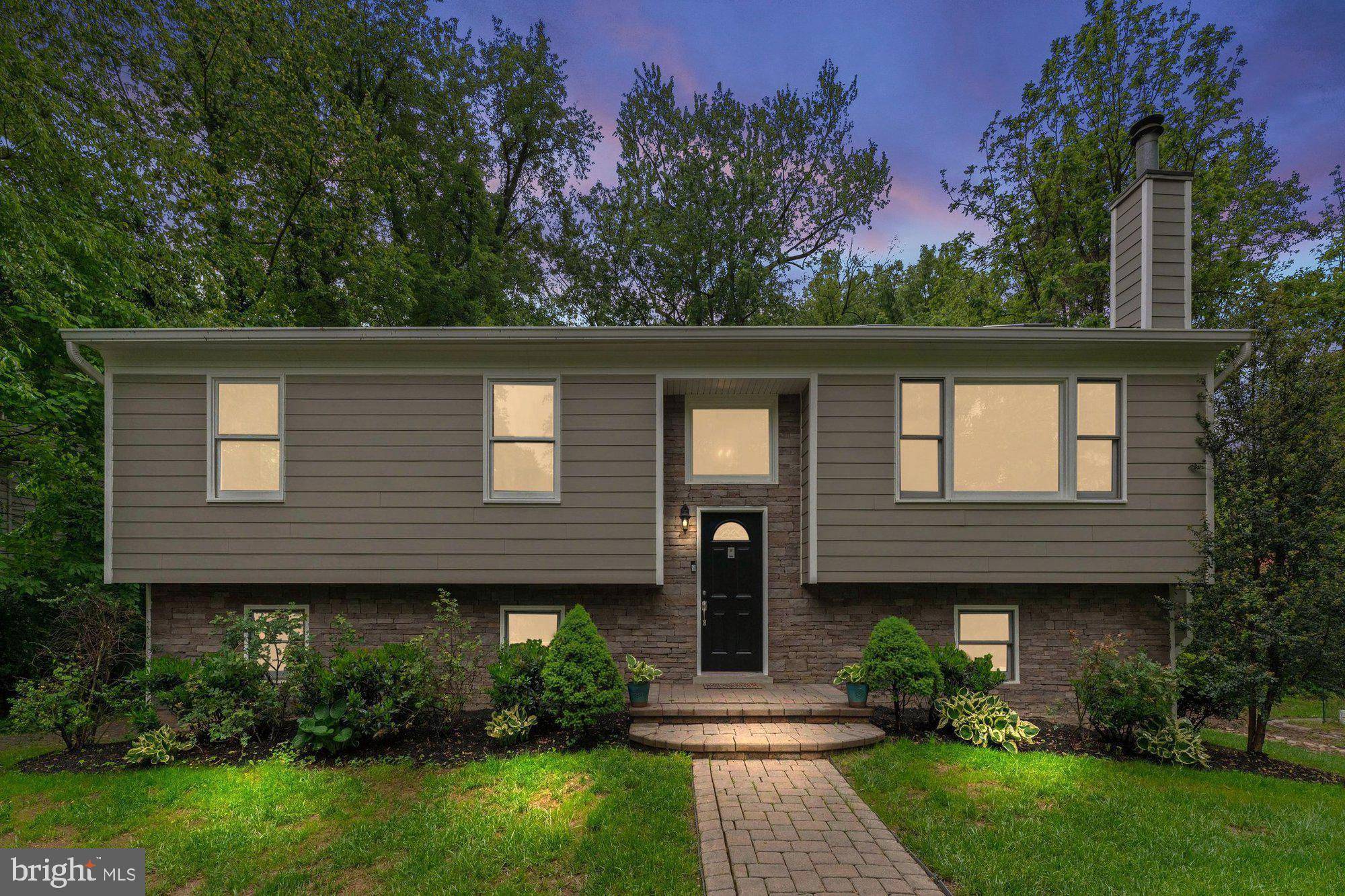 Oakton, VA 22124,10133 PINE ST