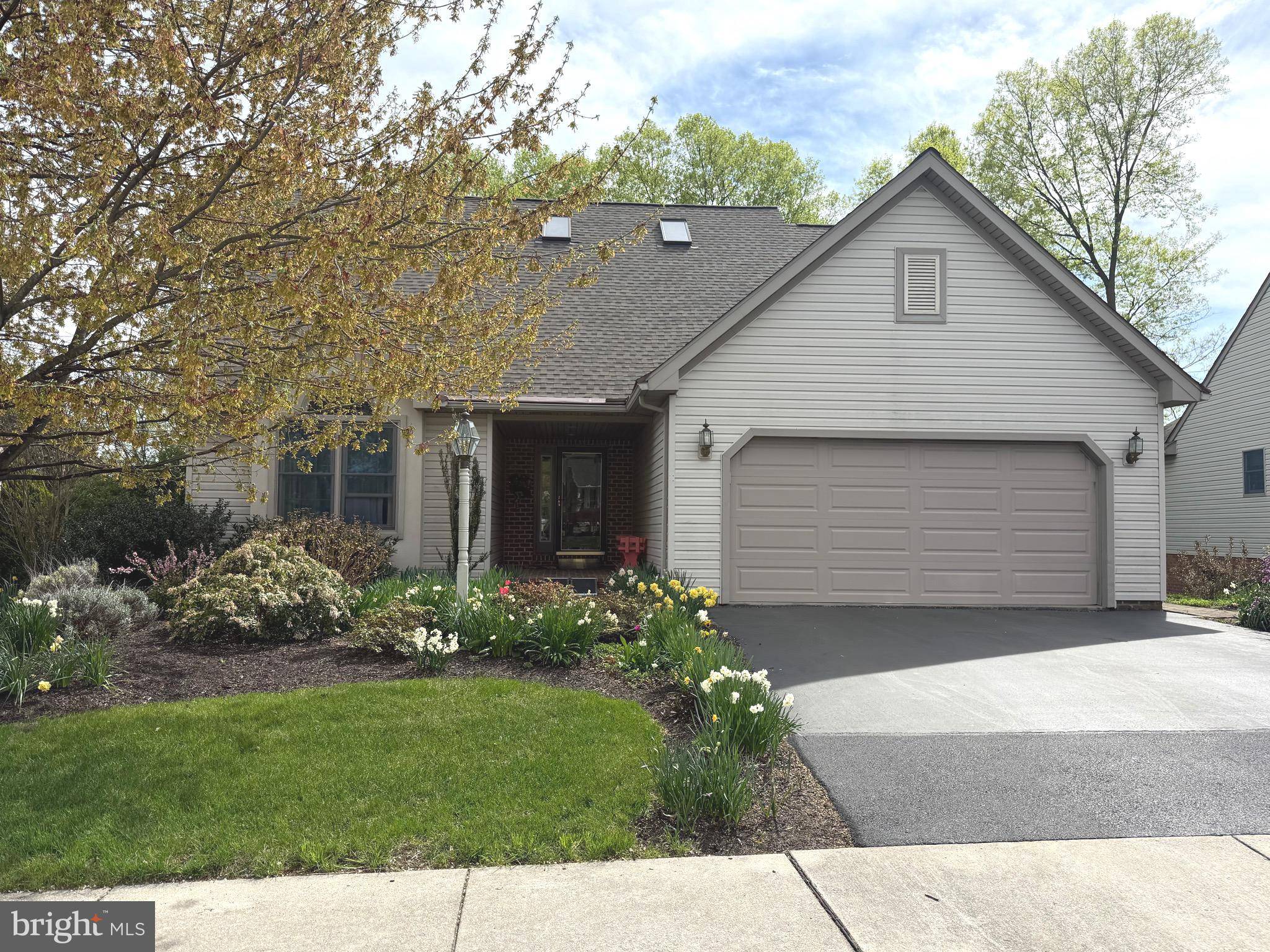 Elizabethtown, PA 17022,902 HEDGEWYCK LN