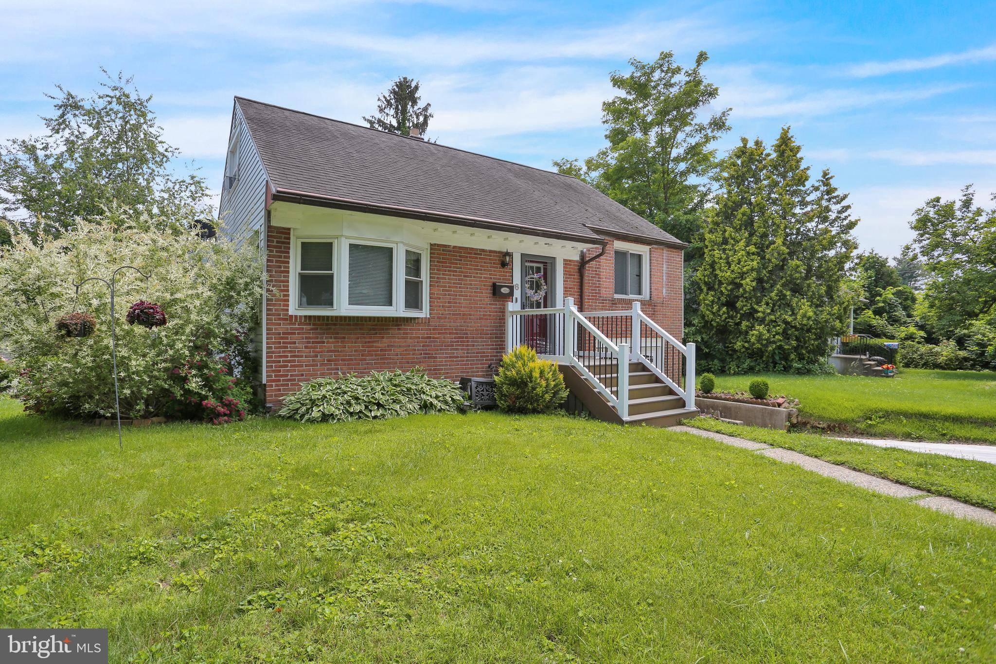 Reading, PA 19609,6 DARLIN DR
