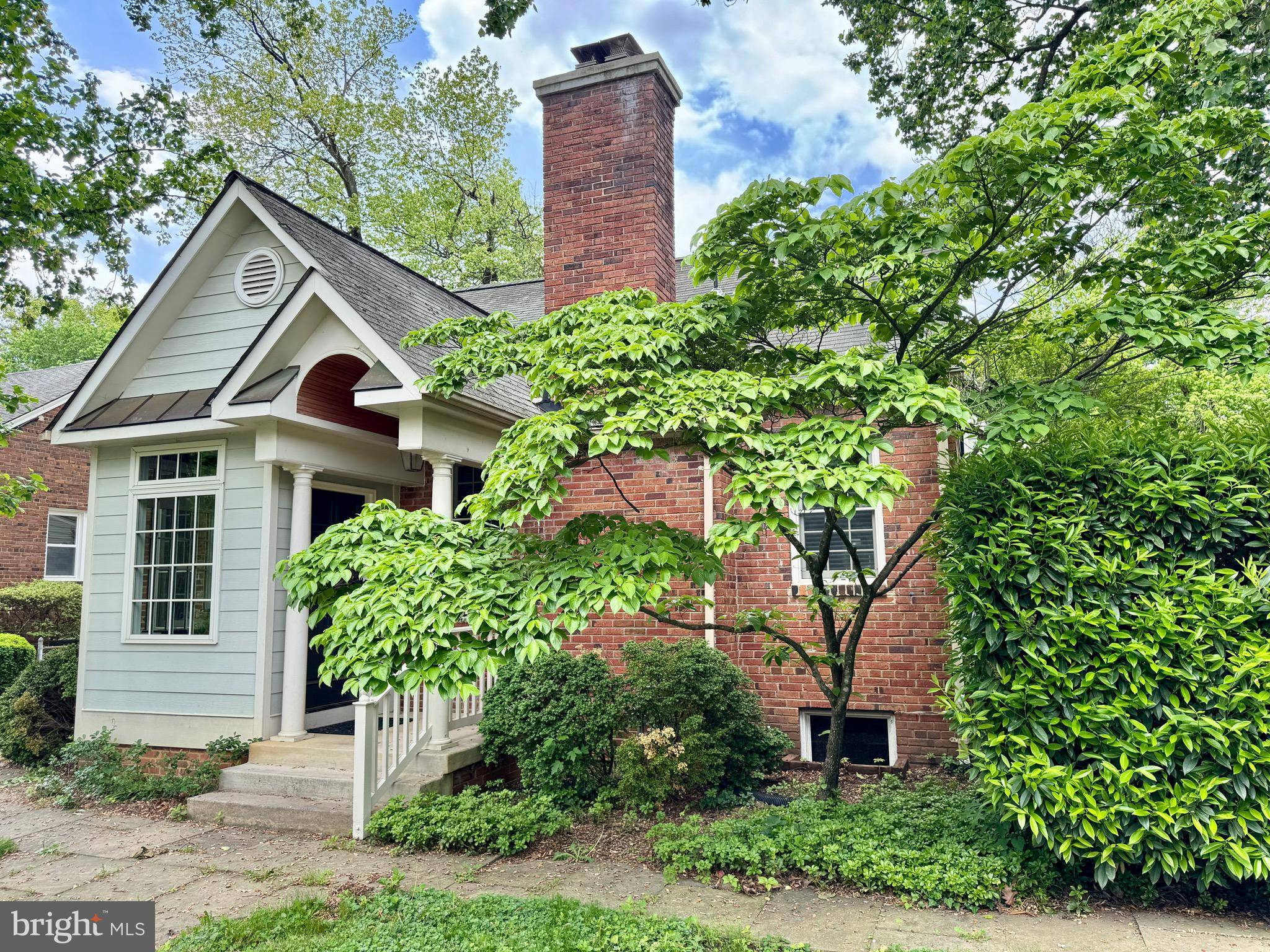 Falls Church, VA 22046,1007 PARKER ST