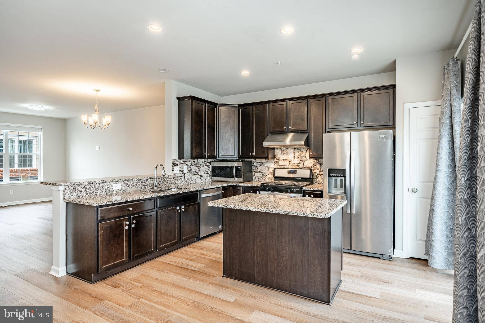 Claymont, DE 19703,617 MCCOMB PL