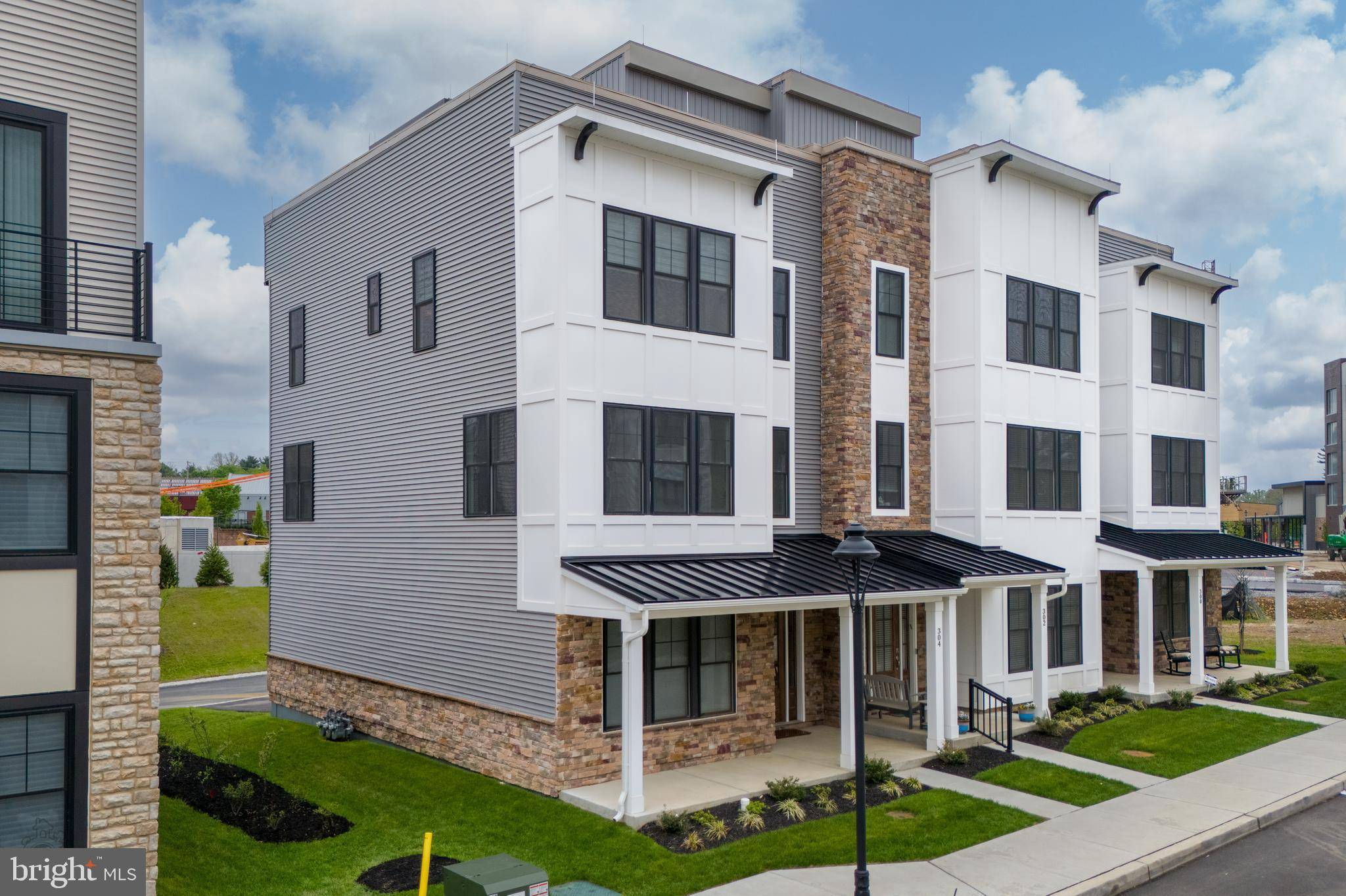 Newtown Square, PA 19073,304 SQUIRE DR
