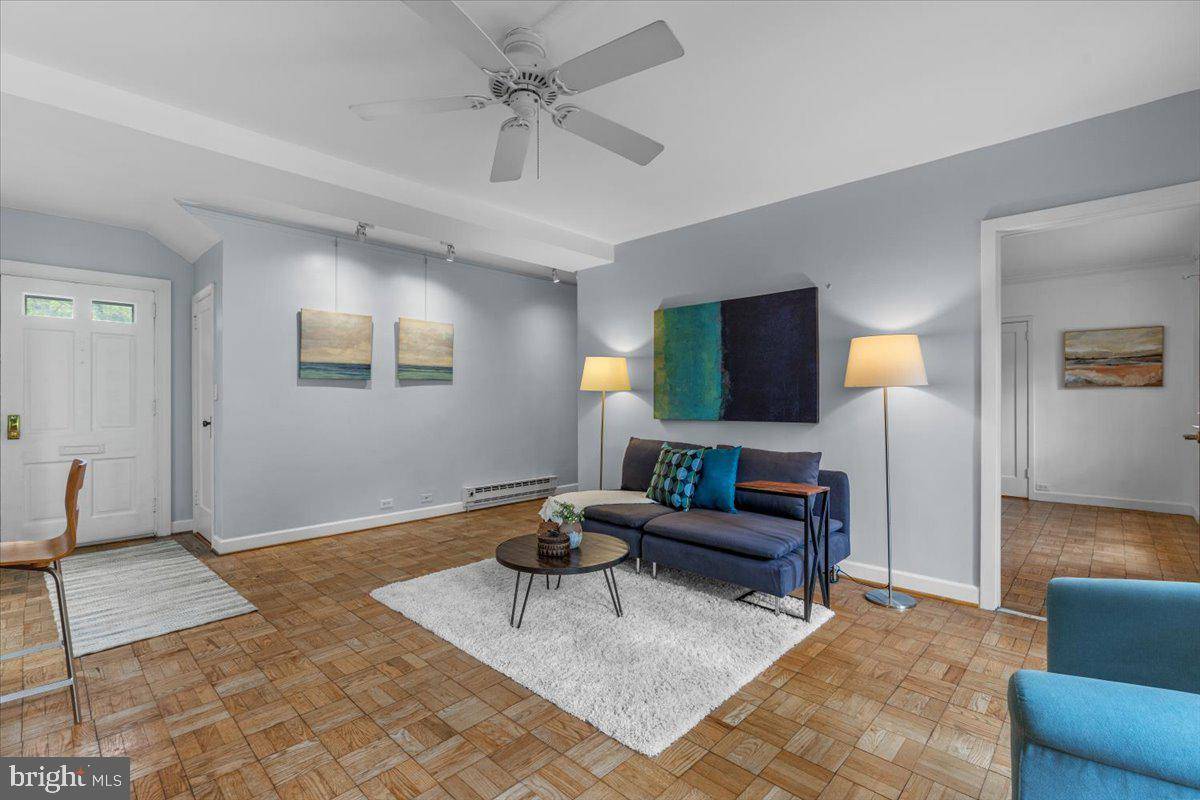 Alexandria, VA 22302,3322 CORYELL LN
