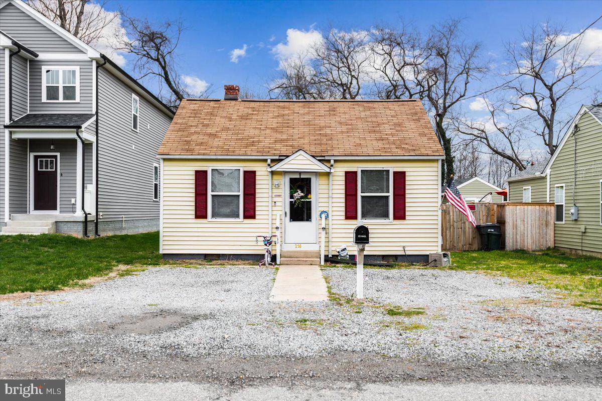 Fredericksburg, VA 22408,216 BEND FARM RD