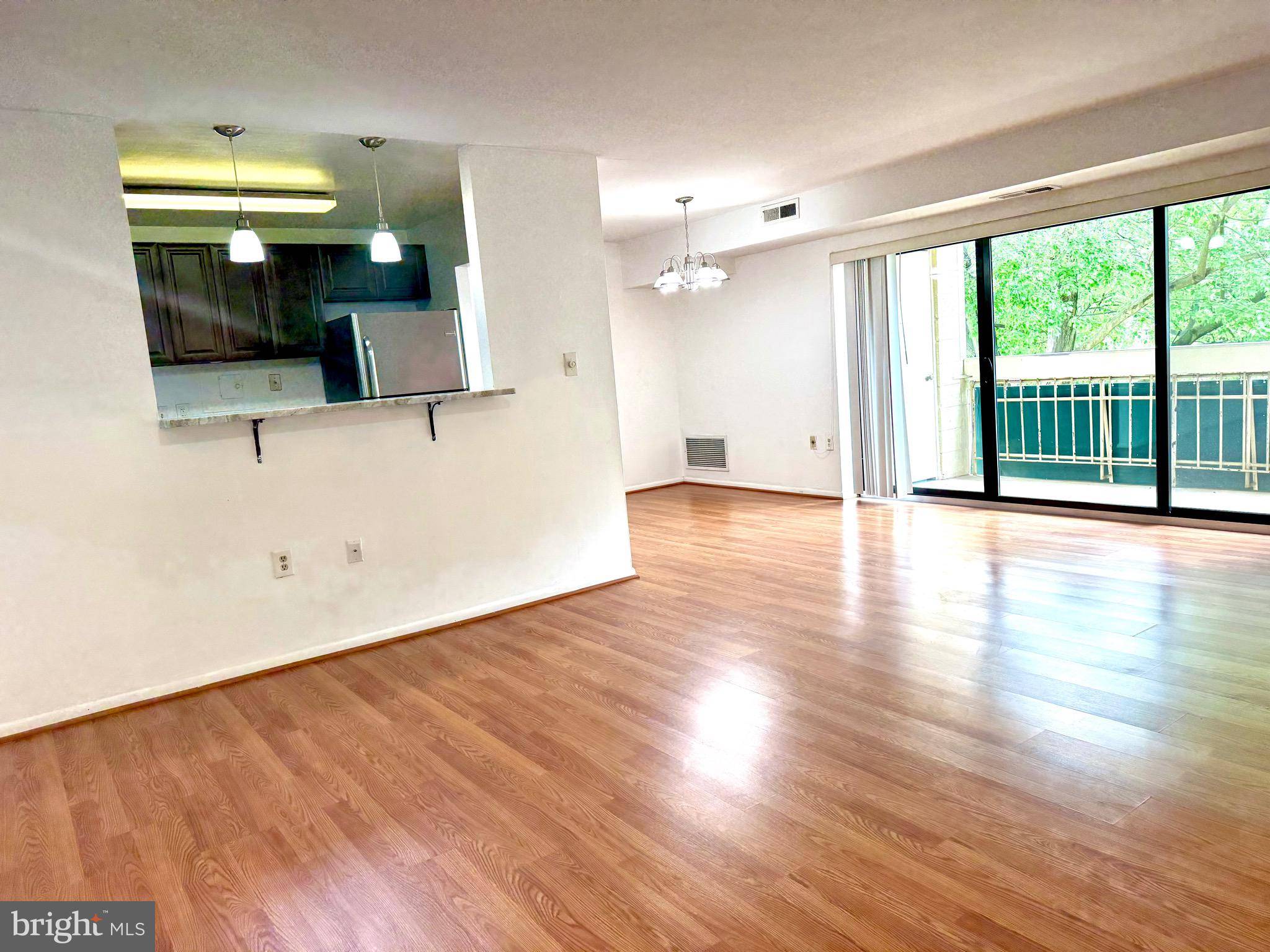 Falls Church, VA 22041,6133 LEESBURG PIKE #301