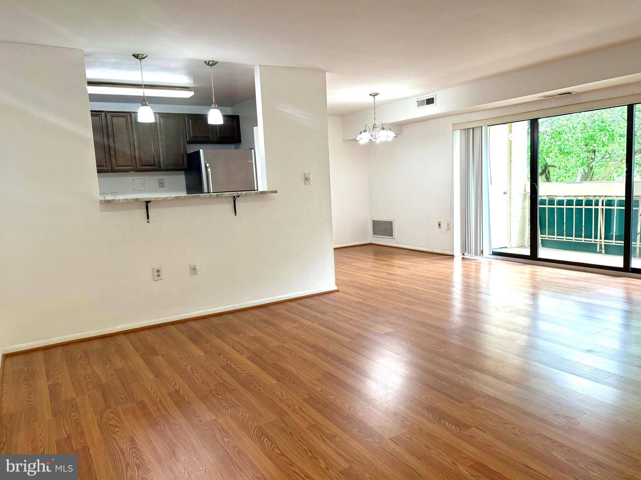 Falls Church, VA 22041,6133 LEESBURG PIKE #301