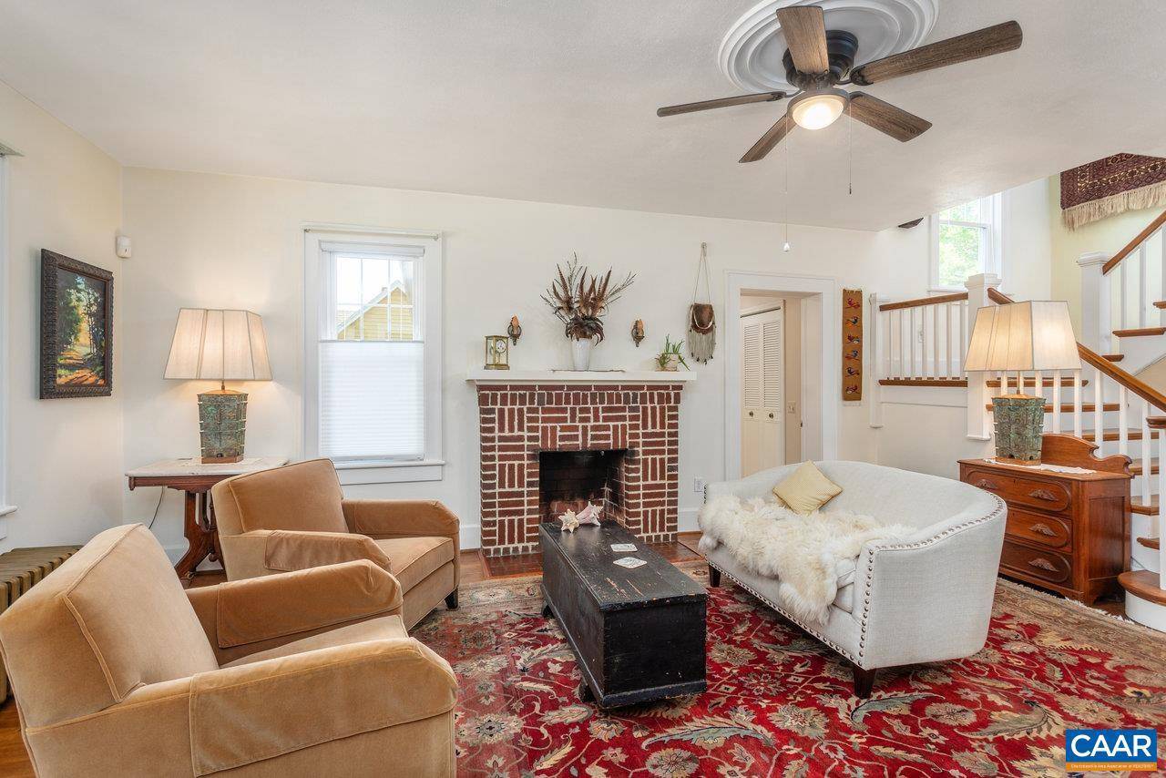Staunton, VA 24401,1104 N COALTER ST