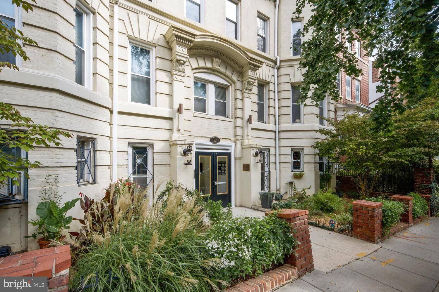 Washington, DC 20009,1831 BELMONT RD NW #201