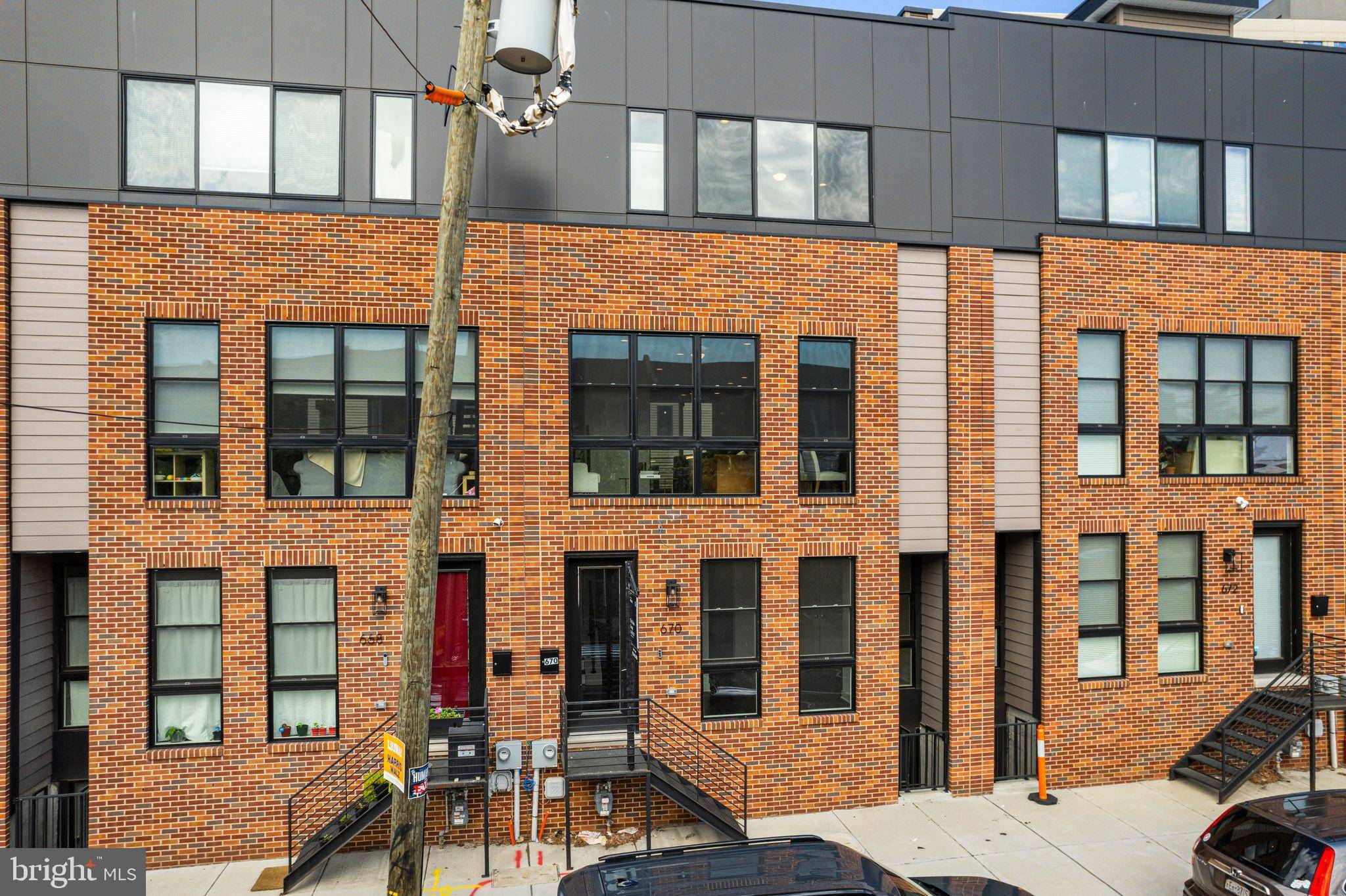 Philadelphia, PA 19123,670 N 13TH STREET