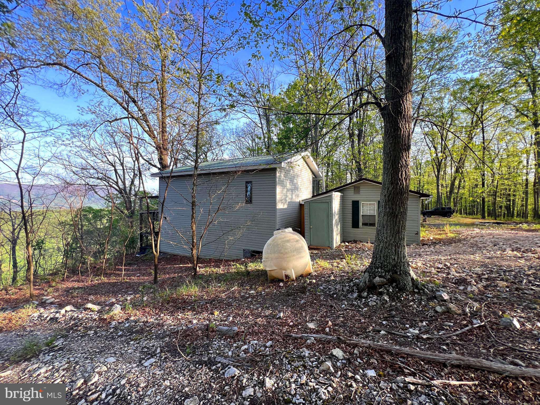 Moorefield, WV 26836,4892 HIGH KNOB RD