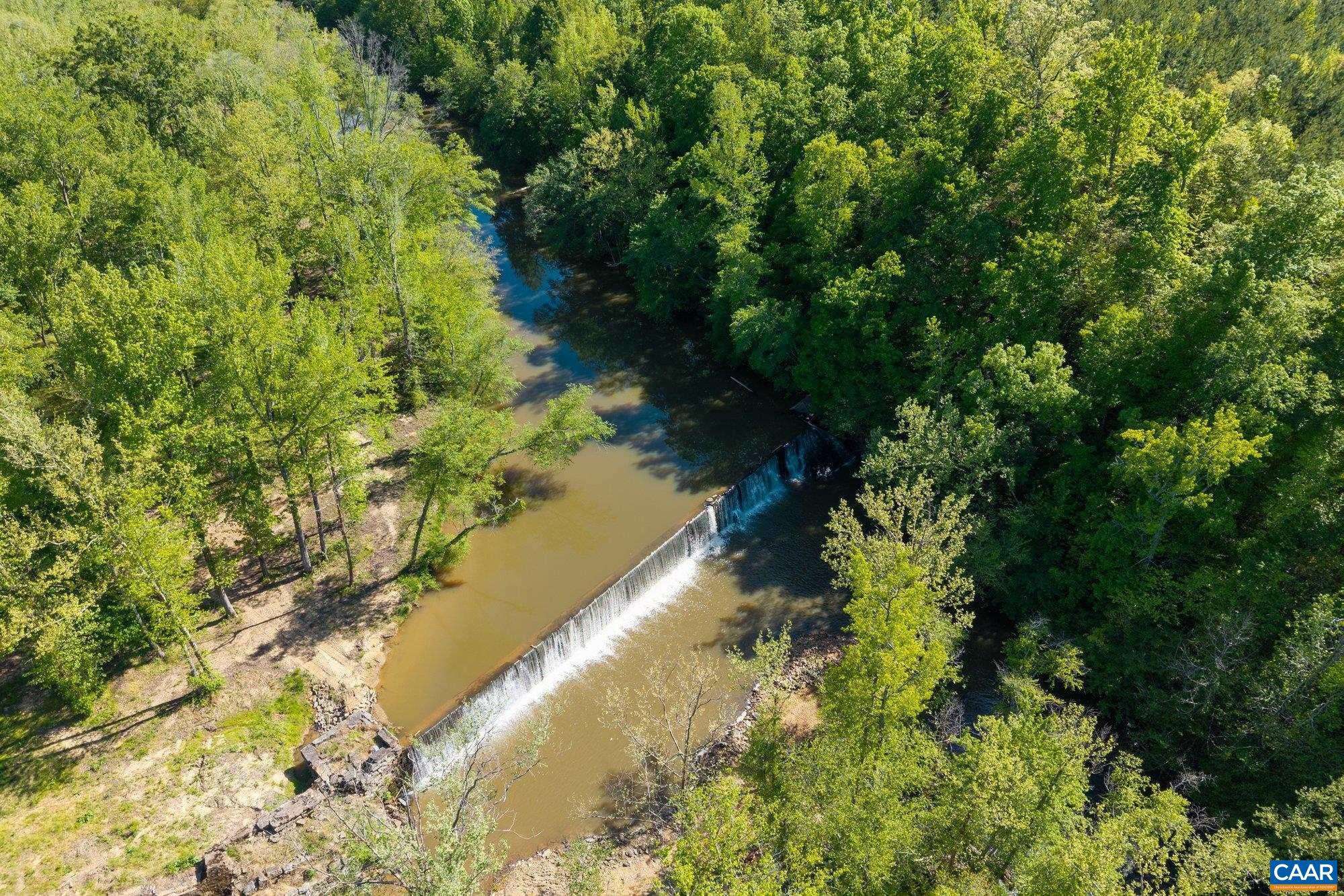 Chatham, VA 24531,400 DOE LN