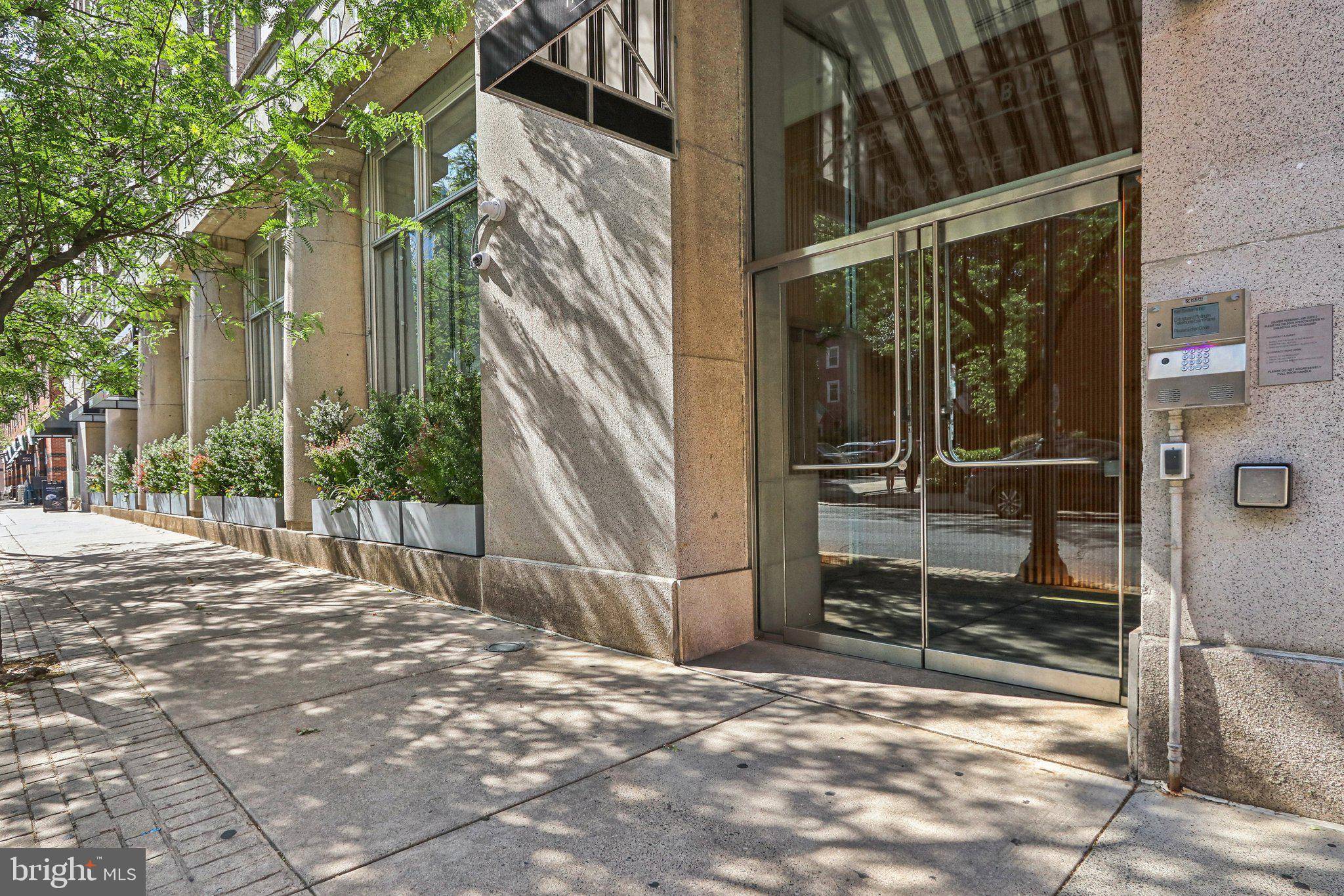 Philadelphia, PA 19107,1101 LOCUST ST #8B
