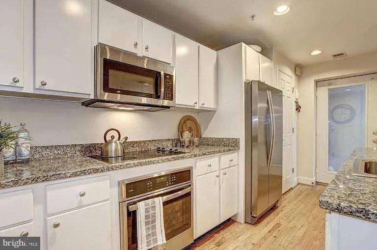 Washington, DC 20008,2801 CONNECTICUT AVE NW #12