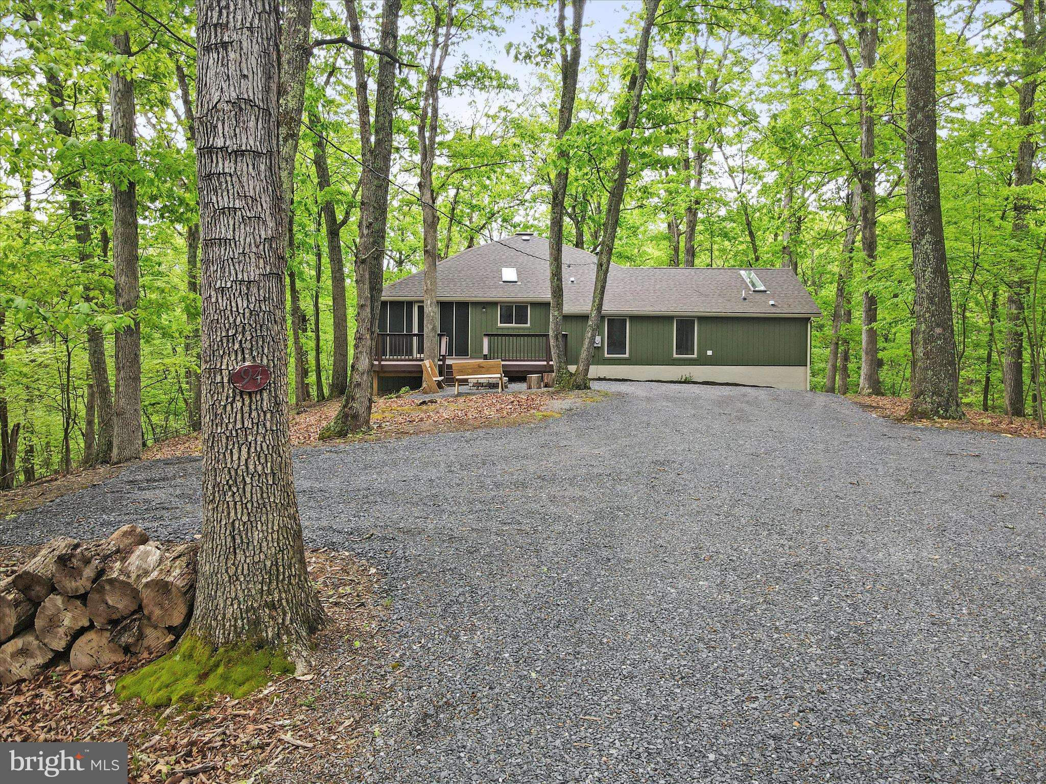 Hedgesville, WV 25427,94 AURORA BOREALIS LN