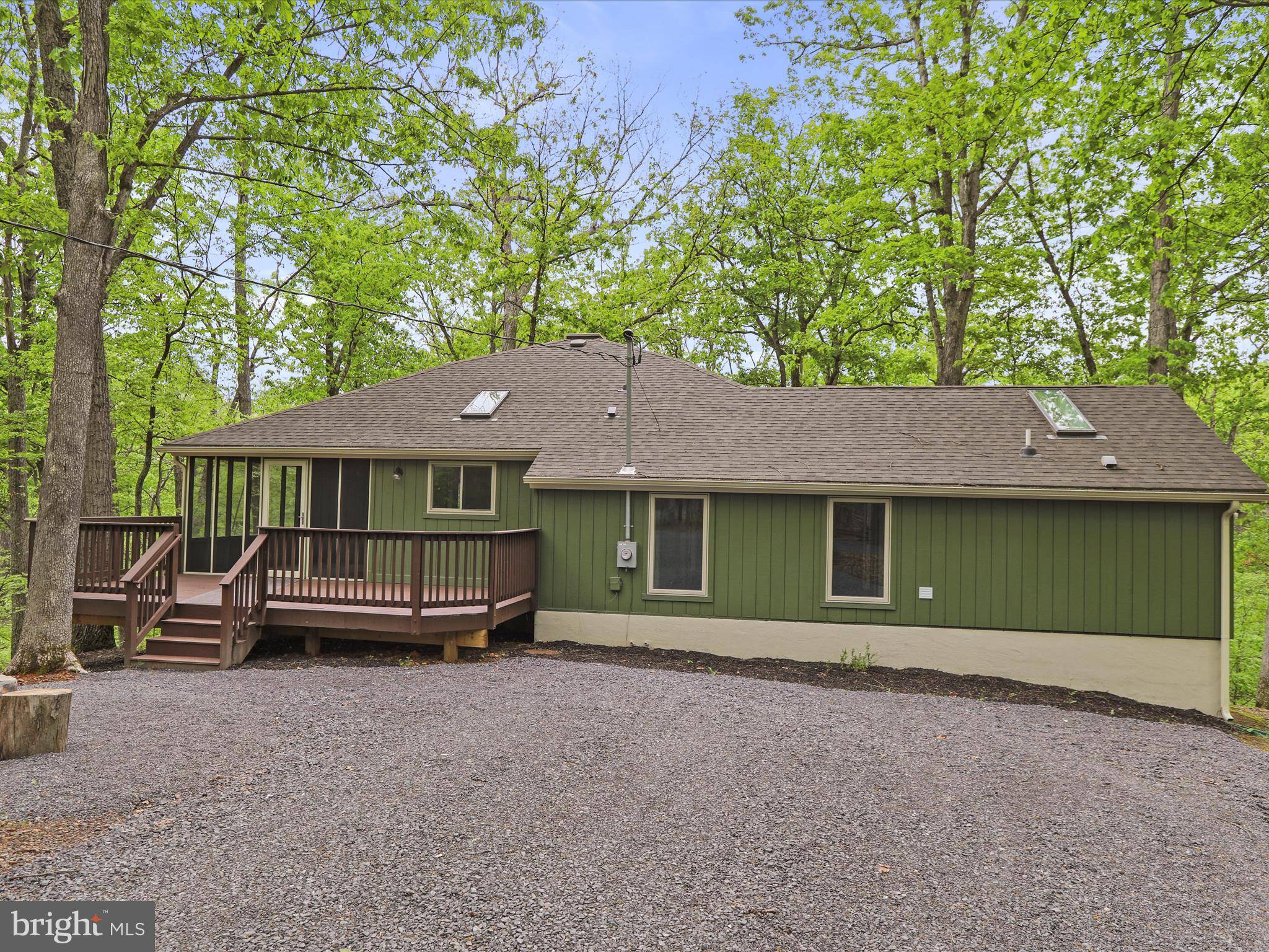 Hedgesville, WV 25427,94 AURORA BOREALIS LN