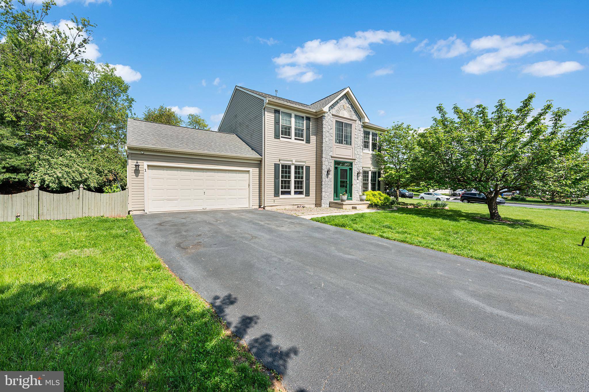 Spring City, PA 19475,1 DEEP POND DR