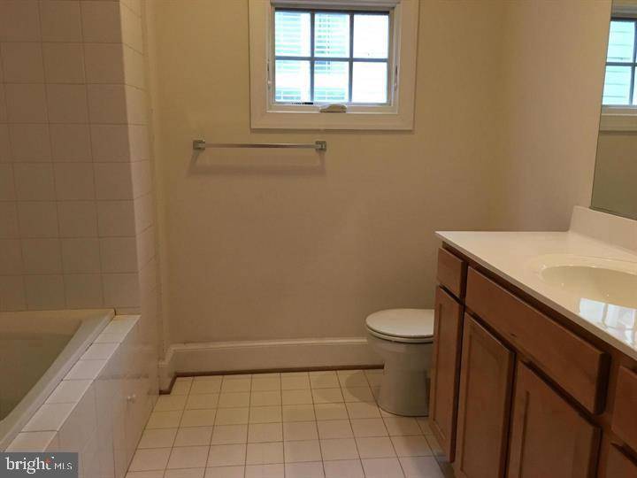 Annapolis, MD 21401,80 CHARLES ST