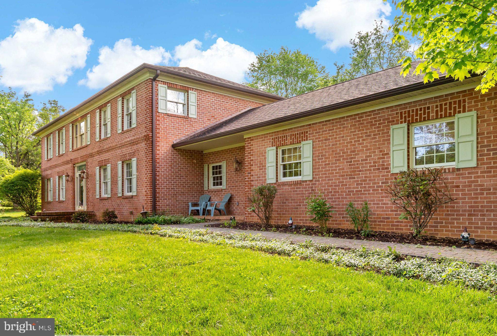Falling Waters, WV 25419,134 TUFTS LN