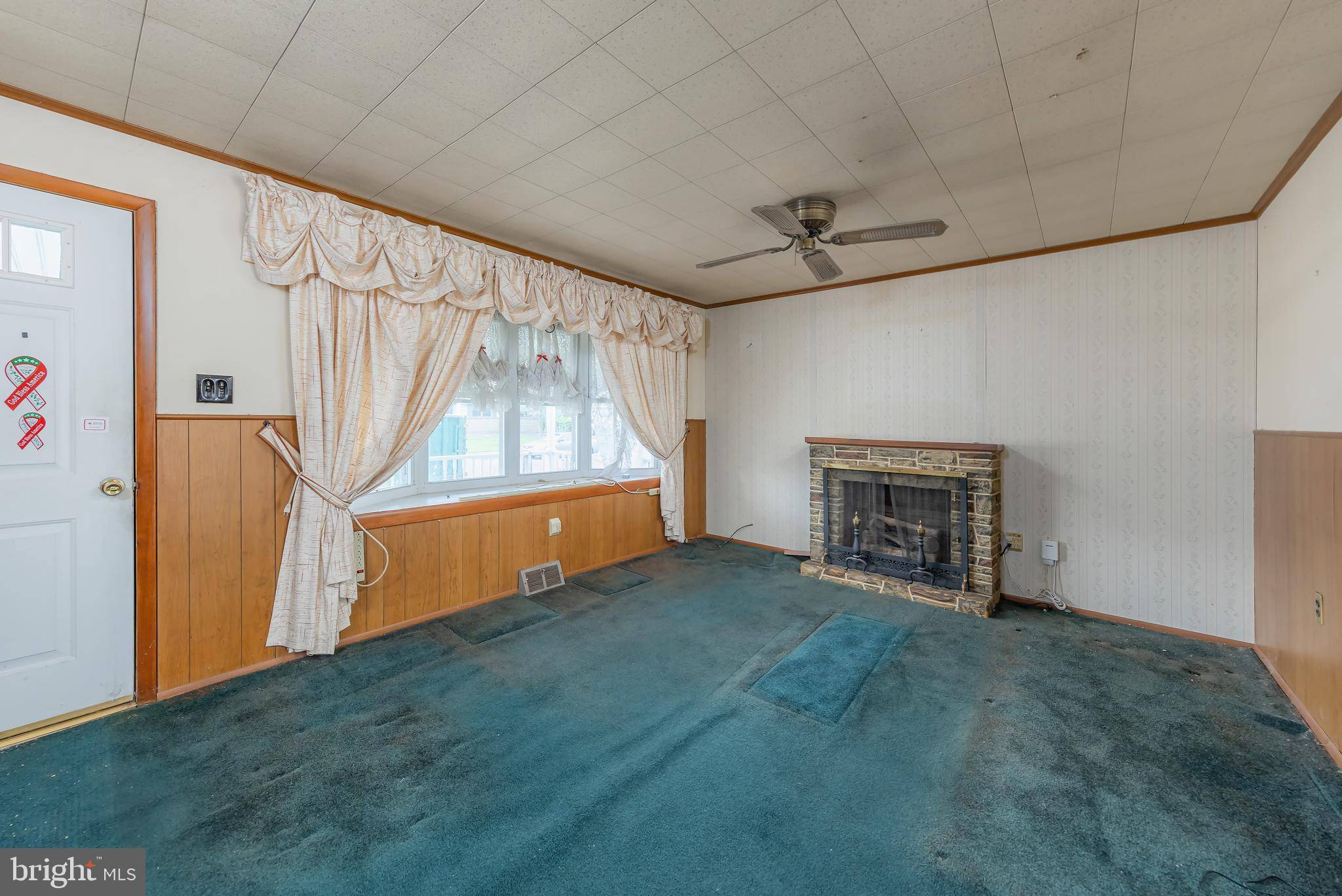 West Deptford, NJ 08096,1114 LAWNTON AVE