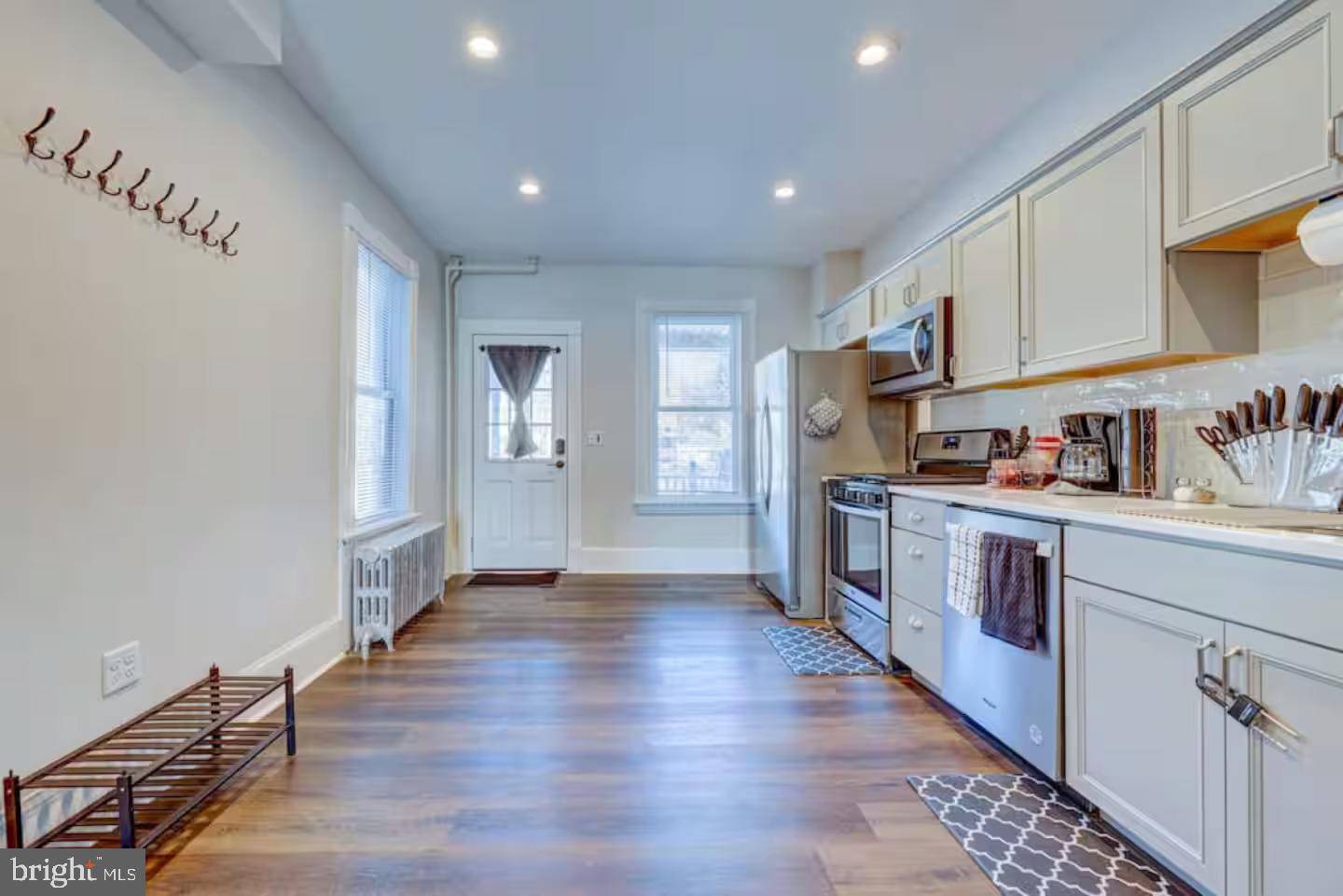 Stroudsburg, PA 18360,822 MONROE ST