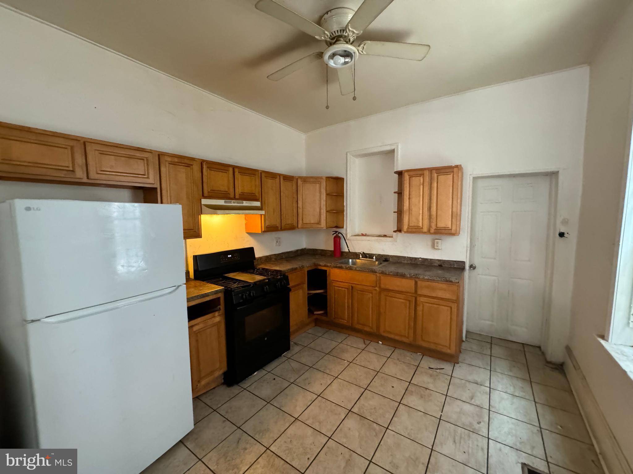 Philadelphia, PA 19139,5841 RACE ST