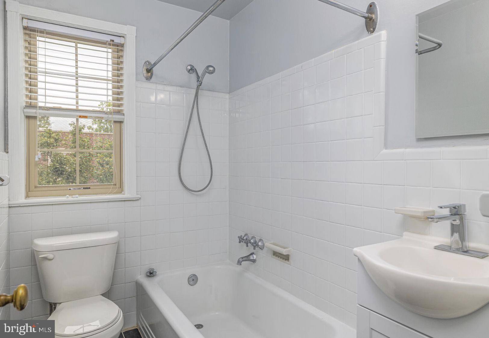 Wynnewood, PA 19096,150 E WYNNEWOOD RD #31A
