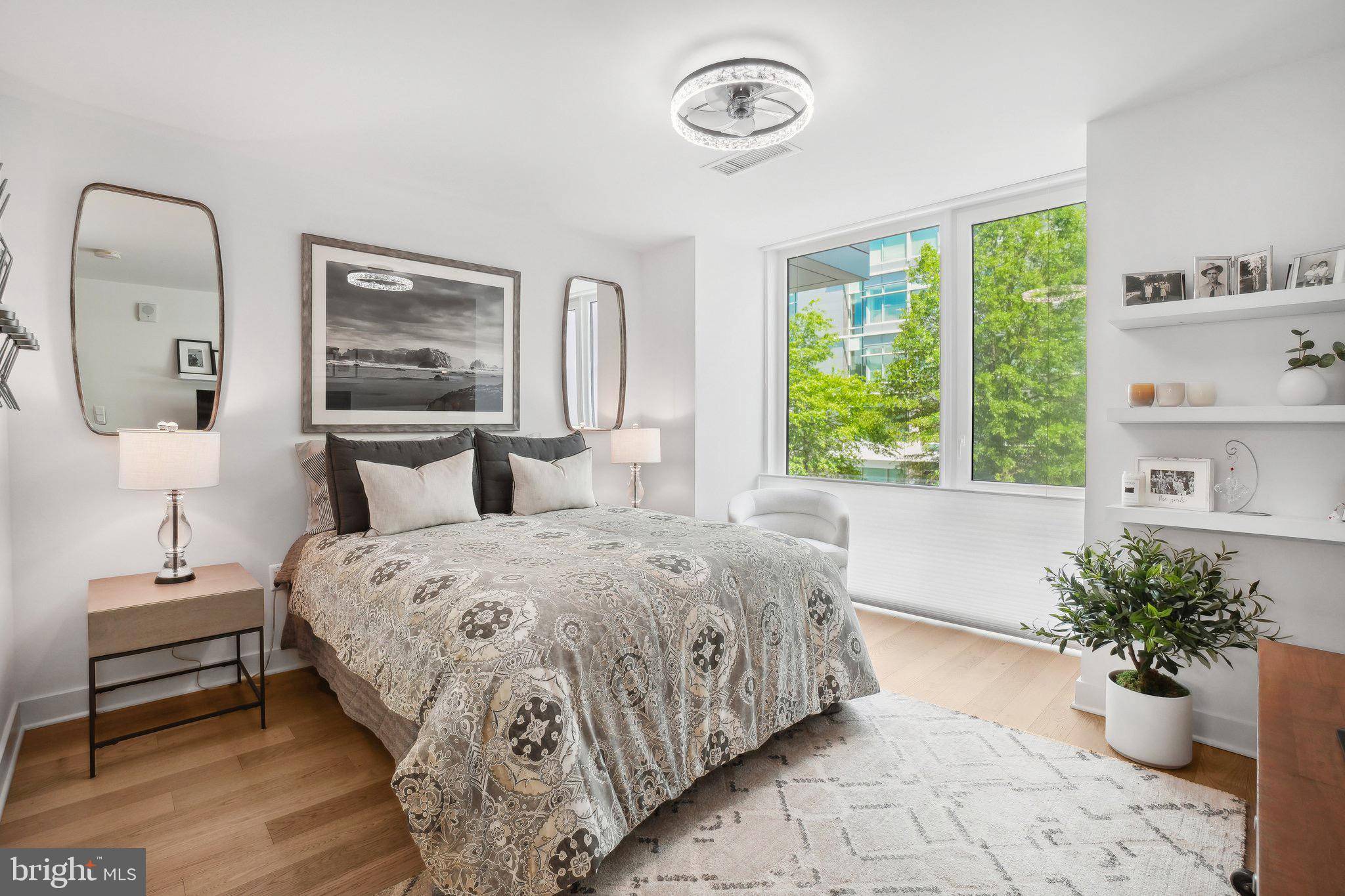 Washington, DC 20003,37 L ST SE #201