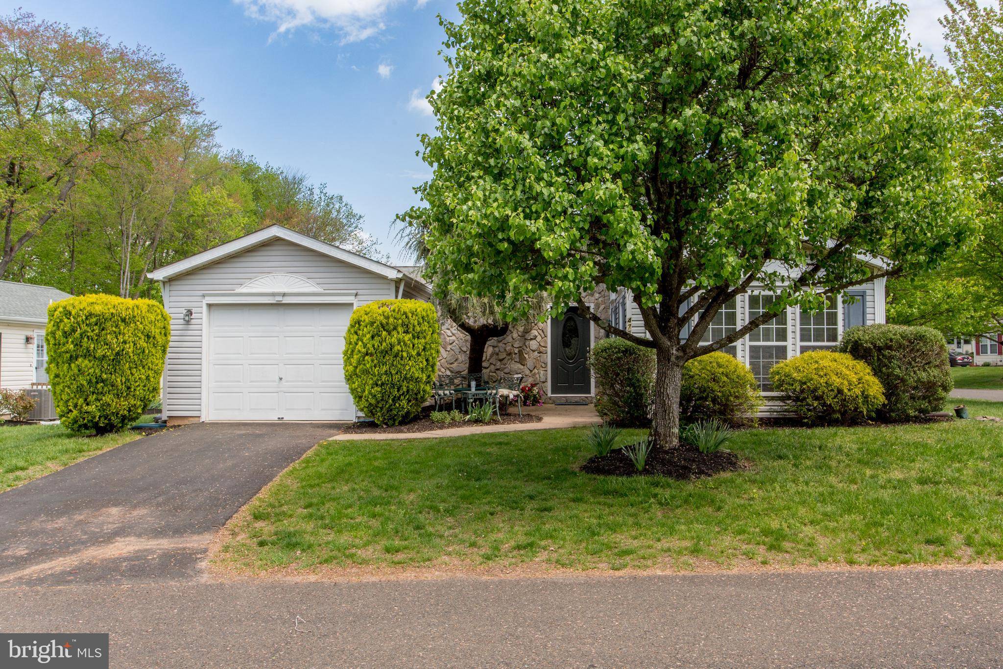New Hope, PA 18938,472 GROUSE CT E