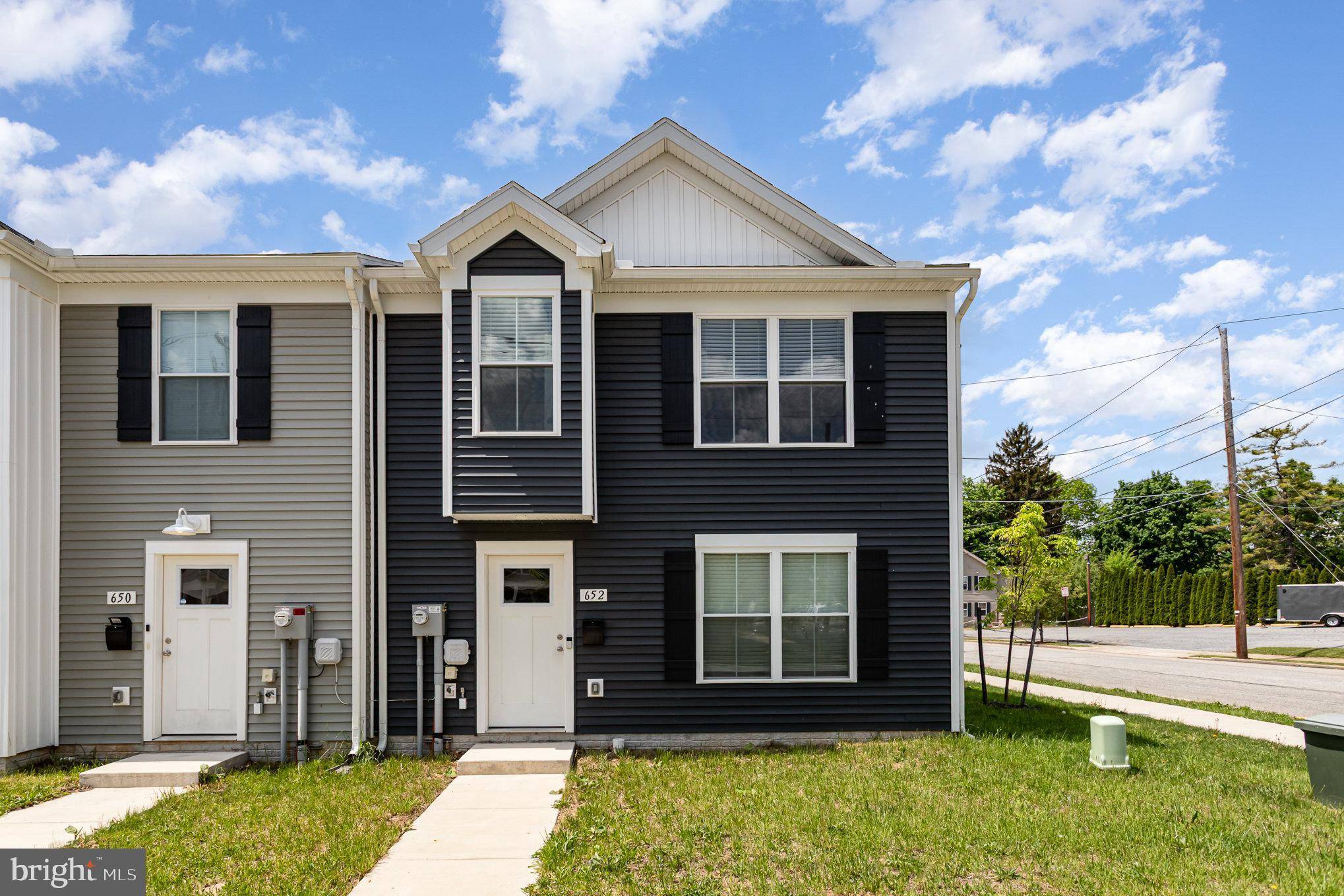 Carlisle, PA 17013,652 N COLLEGE ST