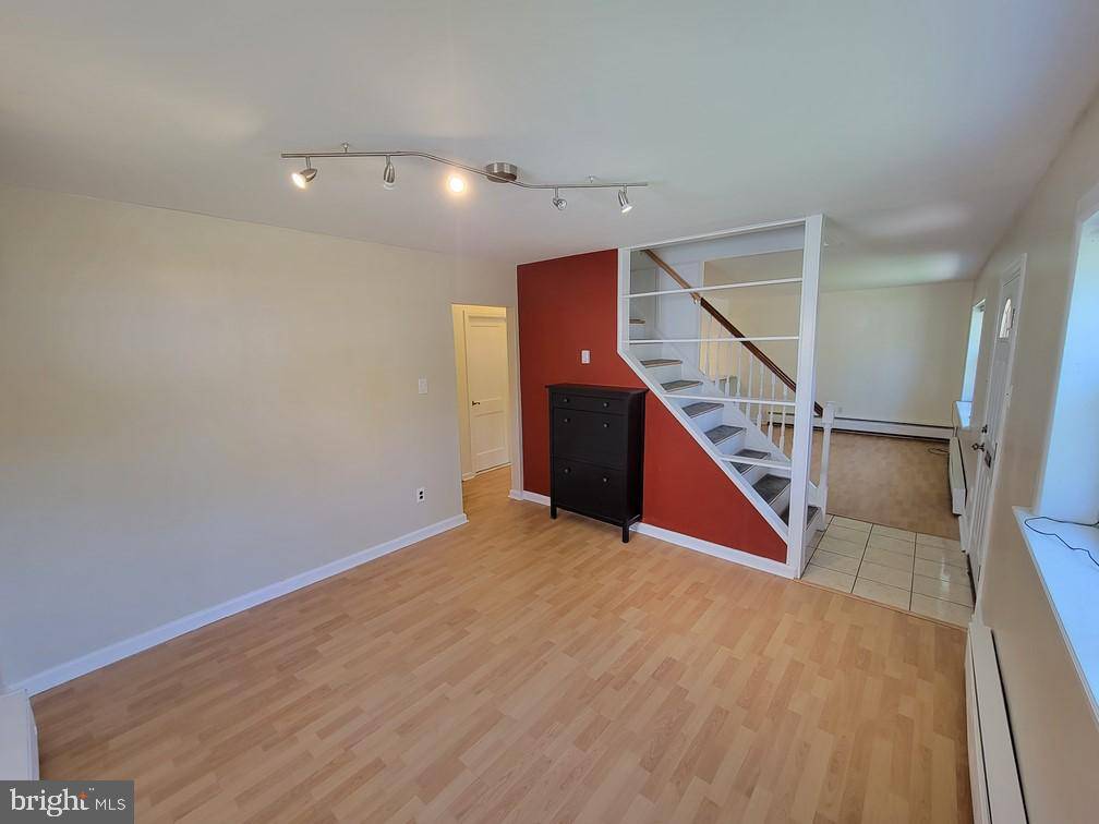 Philadelphia, PA 19128,387 LIVEZEY ST