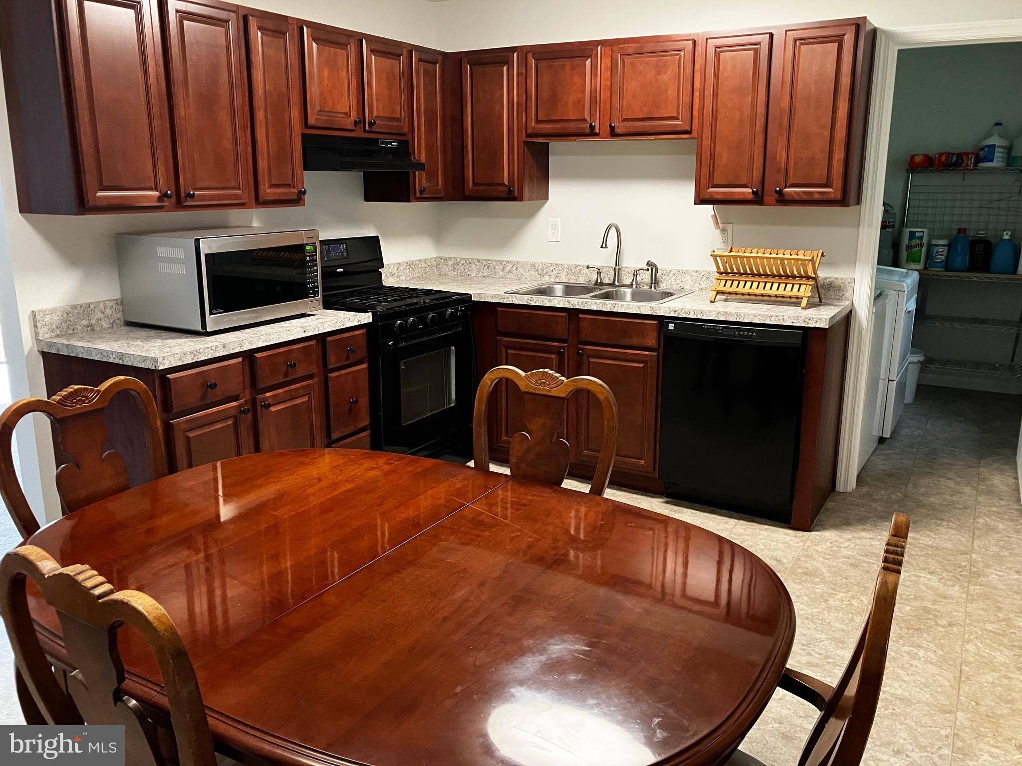 Carneys Point, NJ 08069,113 PRIMROSE LN