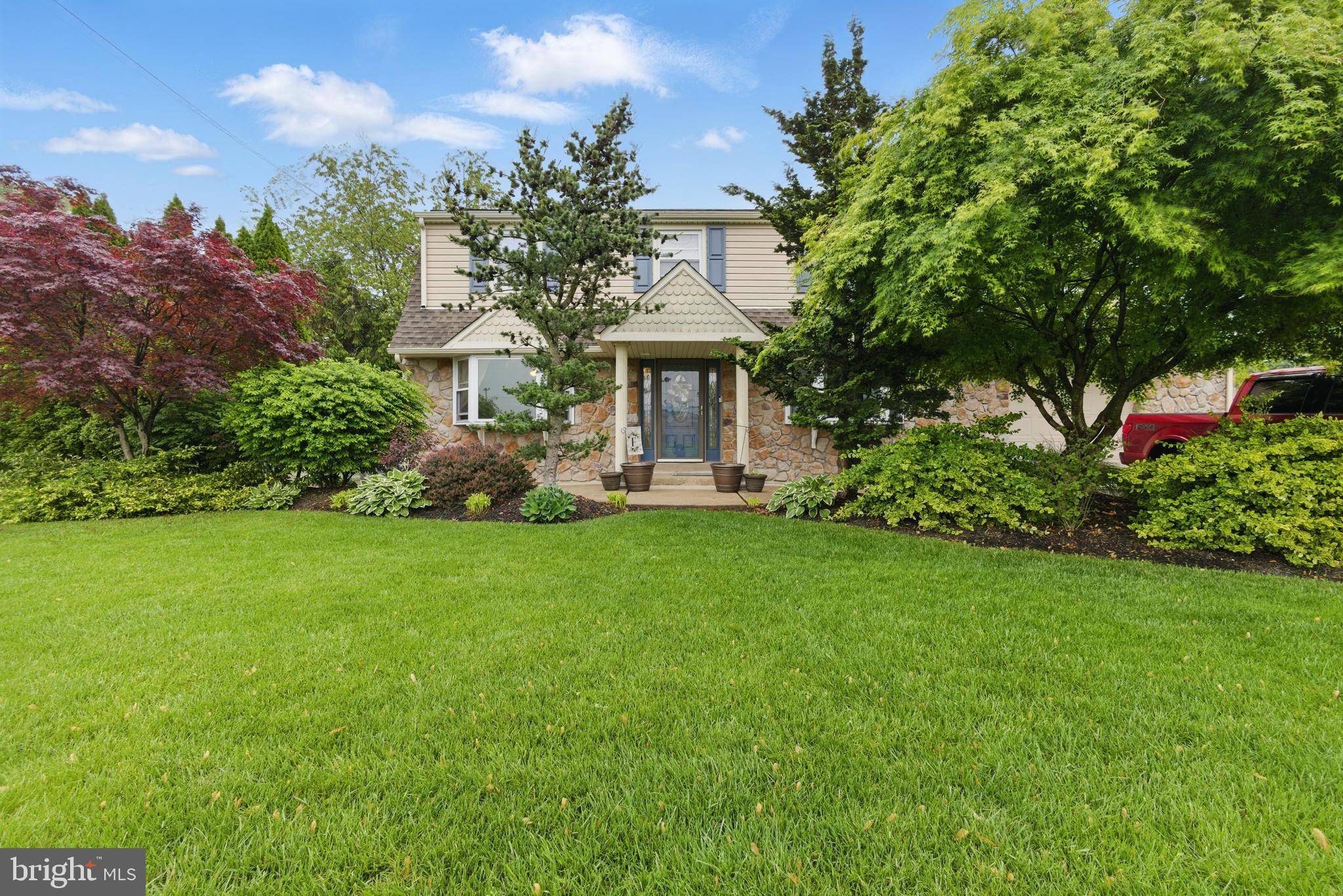 Feasterville Trevose, PA 19053,417 HEIGHTS LN