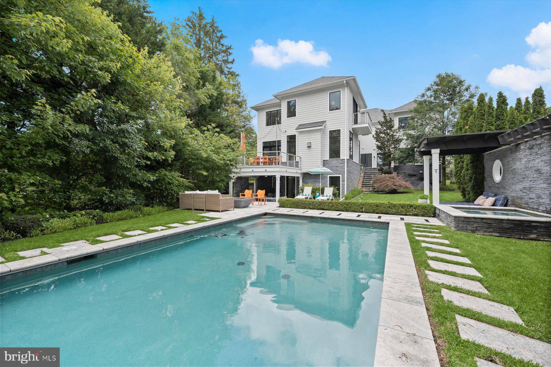 Arlington, VA 22207,4012 N UPLAND ST